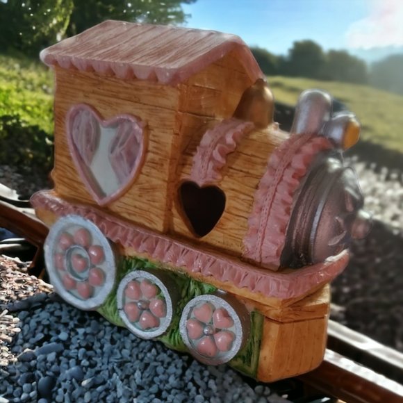 ABC DISTRIBUTING VALENTINE Waterball Snowglobe Train - Picture 9 of 12